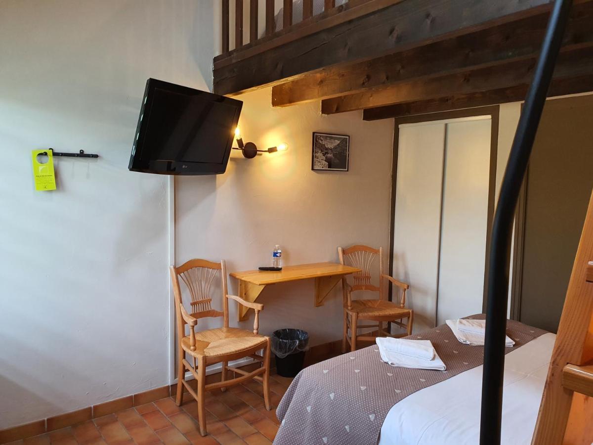 Logis Hotel Restaurant L'Escarbille Saint-Martin-dʼArdèche Esterno foto