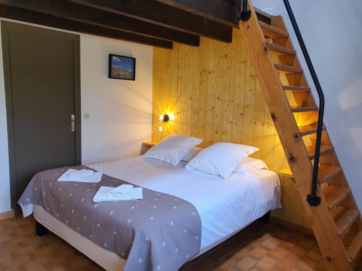 Logis Hotel Restaurant L'Escarbille Saint-Martin-dʼArdèche Esterno foto